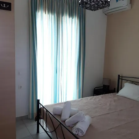 Apartment Retreat In Drosia - For 4 *