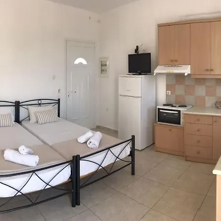 Retreat In Drosia - For 4